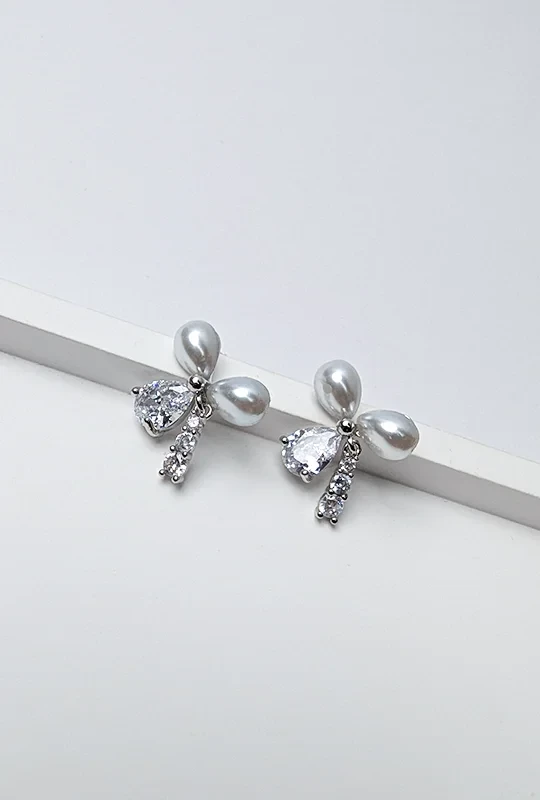 Pearl Flower Stone Earrings